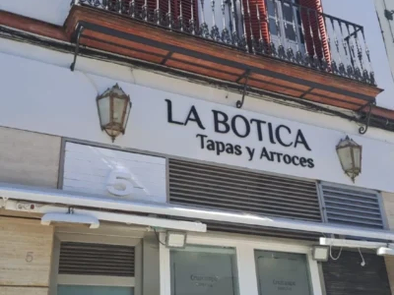Rótulo luminoso frontal restaurante