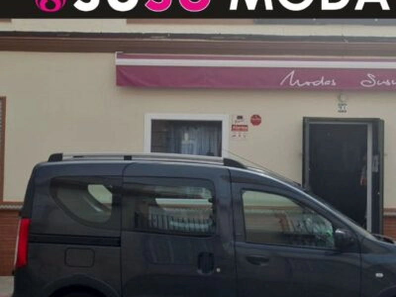 Rótulo en fachada tienda de moda